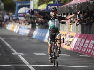 Peter Sagan vyhráva 10. etapu na Giro d'Italia 2020.
