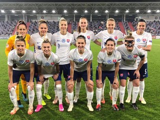 Slovenské futbalistky pred zápasom Maďarsko - Slovensko.