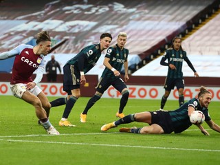 Momentka zo zápasu Aston Villa - Leeds United.