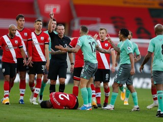 Momentka zo zápasu Southampton - Everton.