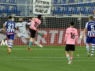 Lionel Messi a FC Barcelona v zápase proti Alaves.