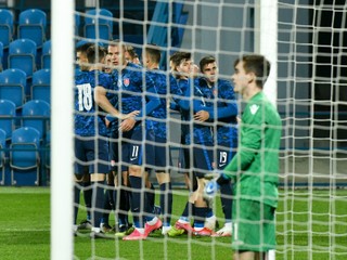 Radosť hráčov slovenskej reprezentácie do 21 rokov v zápase proti Lichtenštajnsku.