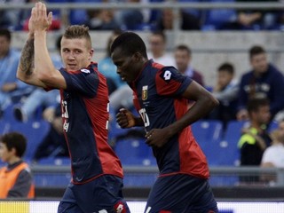 Juraj Kucka (vľavo) sa teší z gólu.