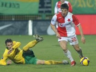 Milan Ivana v drese Slavie Praha.