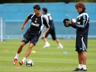 Cristiano Ronaldo (vľavo)