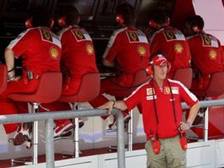 Vo Ferrari Schumacher ostáva, i keď nebude pretekať.