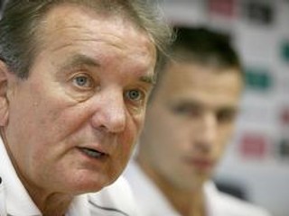 Tréner bratislavského Slovana Dušan Uhrin.