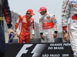 O šampiónovi F1 2010 rozhodne počet bodov