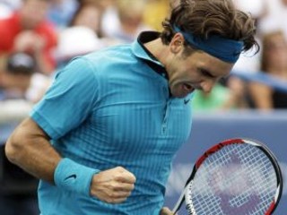 Roger Federer je na čele mužského rebríčka.