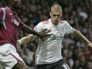 Martin Škrtel (vpravo)