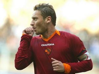 Kapitán AS Rím Francesco Totti.