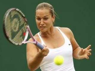 Dominika Cibulková neuspela v treťom kole Wimbledonu proti Jelene Vesninovej.