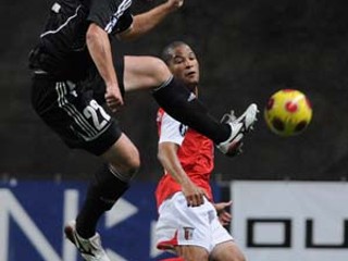 Zbyněk Pospěch (vľavo) proti Rodriguezovi.