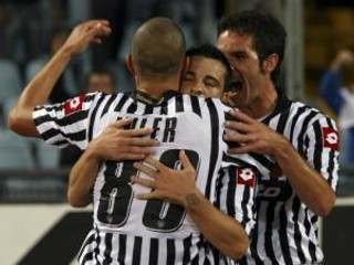 Pohár UEFA priniesol úvodné zápasy skupinovej časti.