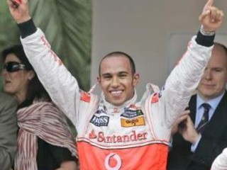 Bude sa dnes Hamilton smiať, alebo sa zopakuje VC Brazílie 2007?