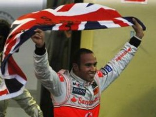 Lewis Hamilton sa stal najmladším majstrom sveta vo Formuly 1.