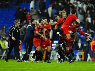 Oslavy treťoligistu po vyradení madridského Realu.