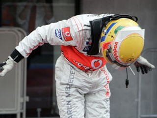 Víťaz veľkej ceny v Silverstone Lewis Hamilton.