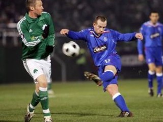 Glasgowskí Rangers cestujú do Brém s dvojgólovým náskokom.