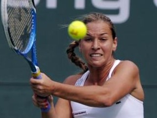 Dominika Cibulková počas zápasu so Svetlanou Kuznecovovou
