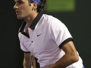 Roger Federer zatiaľ len márne hľadá formu z minulých rokov.