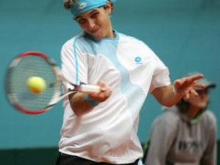 Lukáš Lacko prehral v prvom zápase Davis Cupu so skúseným Iraklim Labadzem 6:4, 6:7, 6:3, 3:6, 17:19