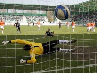 Ján Kozák dal jediný gól zápasu z pokutového kopu v 84. minúte.