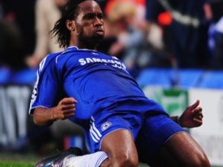 Didier Drogba sa dvomi gólmi pričinil o postup Chelsea do finále.