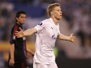 Je vymaľované. Pavel Pogrebnjak sa teší zo svojho druhého gólu do siete Bayernu.