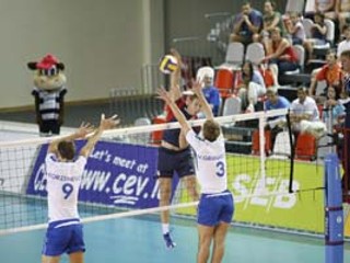 Róbert Hupka (smečuje) sa vracia do slovenského výberu. Snímka je zo zápasu Európskej ligy v Lotyšsku.