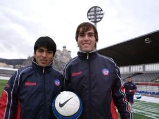 Trenčín je blízko skompletizovaniu prestupu ďalšieho futbalistu zo zahraničia. Na snímke sú argentínske posily stredopoliar Aldo Omar Báez (vľavo) a útočník David Alberto Depetris, ktorých už corgoňligista získal.
