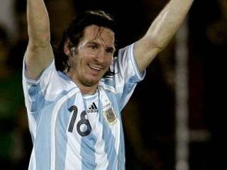 Argentínčan Lionel Messi oslavuje svoj gól proti Mexiku v semifiníle Copa América