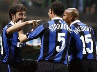 Majstrovský titul obhajujú futbalisti milánskeho Interu.