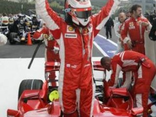 Fín Kimi Räikkönen sa teší z pole position v kvalifikácii na preteky na okruhu Spa-Francorchamps