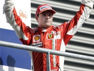 Kimi Räikkönen má po dnešku z belgickej Spa na konte víťazný hetrik.