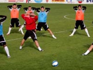 Včerajší tréning FC Artmedia Petržalka pred stretnutím 1. kola hlavnej fázy Pohára UEFA s Panathinaikosom Atény.