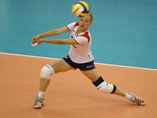 Liberka Kleskeňová v akcii. Slovenské volejbalistky prehrali včera s Holandskom 0:3.