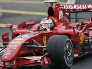Fín Kimi Räikkönen počas prvého meraného tréningu záverečných pretekov Formuly 1 v Brazílii