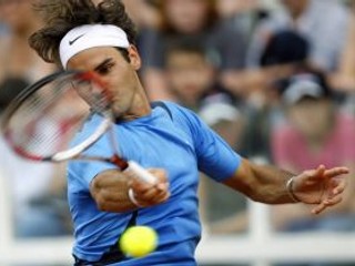 Roger Federer vládne svetovému tenisu.