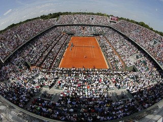 Kurt Philippa Chatriera počas finálového zápasu ženskej dvojhry Roland Garros.