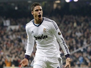 Varane nenastúpi v El Clásico, zranil sa v reprezentácii