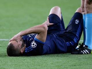 Karim Benzema sa zranil po súboji s Naldom.