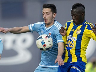 Dunajská Streda v prejednávanom zápase prehrala doma so Slovanom 0:2.