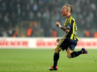 Dostal prihrávku, obišiel obrancu a presne vystrelil. Stoch skóroval