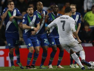 Ronaldo našiel v múre medzeru.