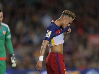 Senzačný Alves deprimoval Barcelonu, ktorá prehrala tretíkrát za sebou
