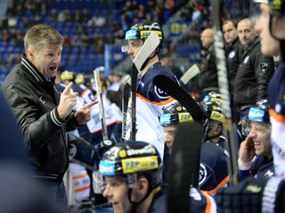 Rostislav Čada bude udeľovať pokyny aj naďalej na lavičke HC Košice.