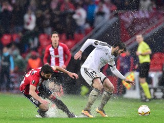 Frustrovaný Neymar údajne napadol hráča Valencie Barragána