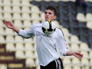 Do zahraničia putoval Farkaš z vtedy ešte prvoligovej Petržalky.