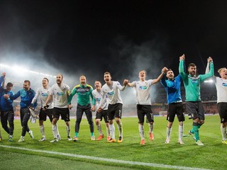 Česko: Plzeň prehrala o päť gólov, Olomouc a Ostrava zostúpili
